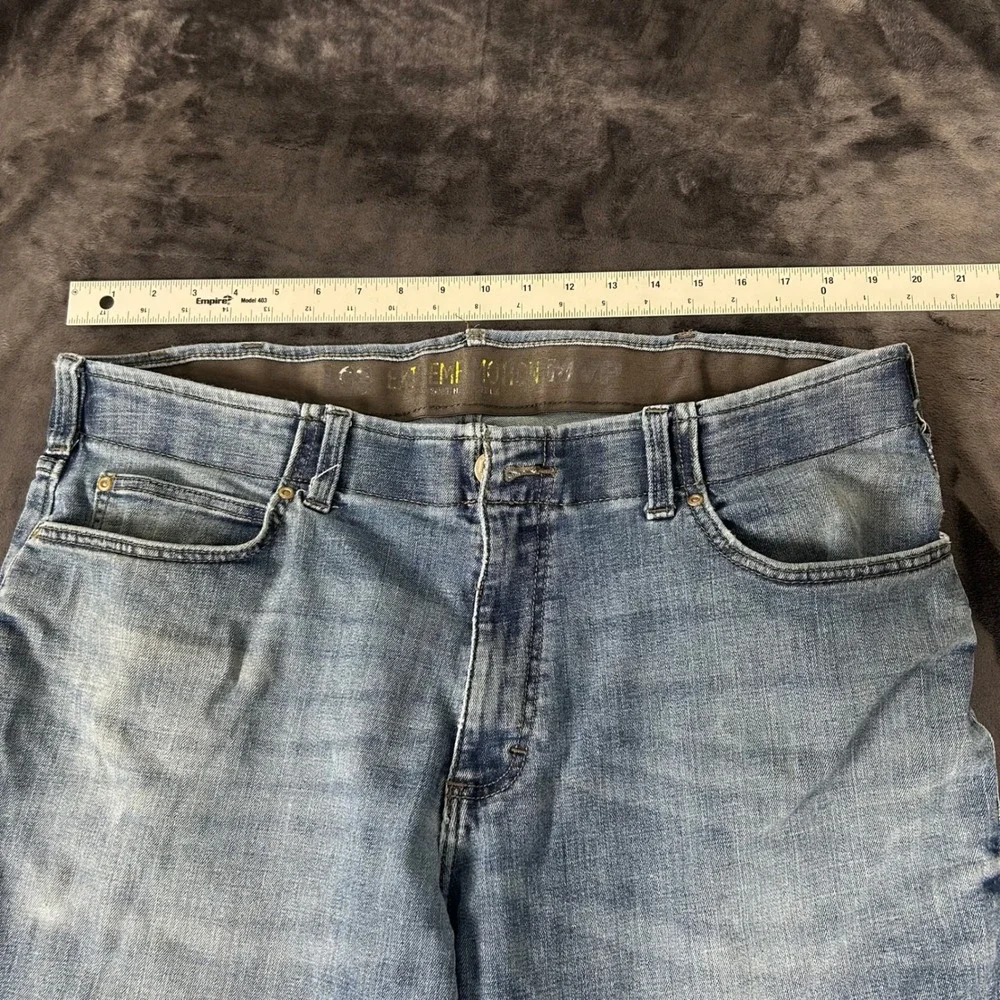 Lee Extreme Motion Jeans Mens 38x30 Light Wash Blue Straight Leg Stretch Denim